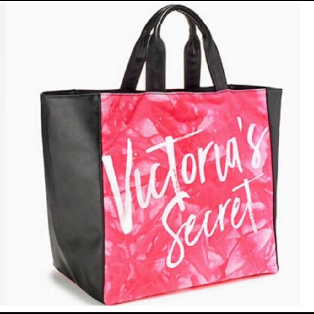 VICTORIA’S SECRET Weekender Tote.